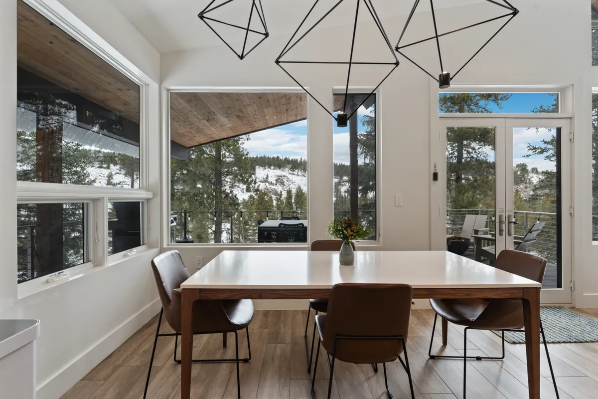 Dining Room - Image 1