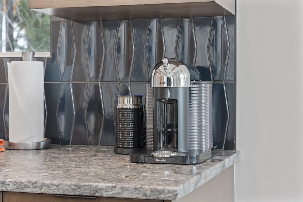 Kitchen - Image 12