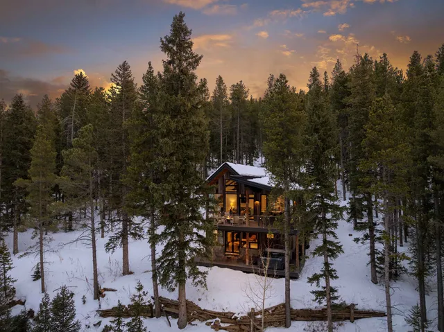 Luxury Vacation Rentals property