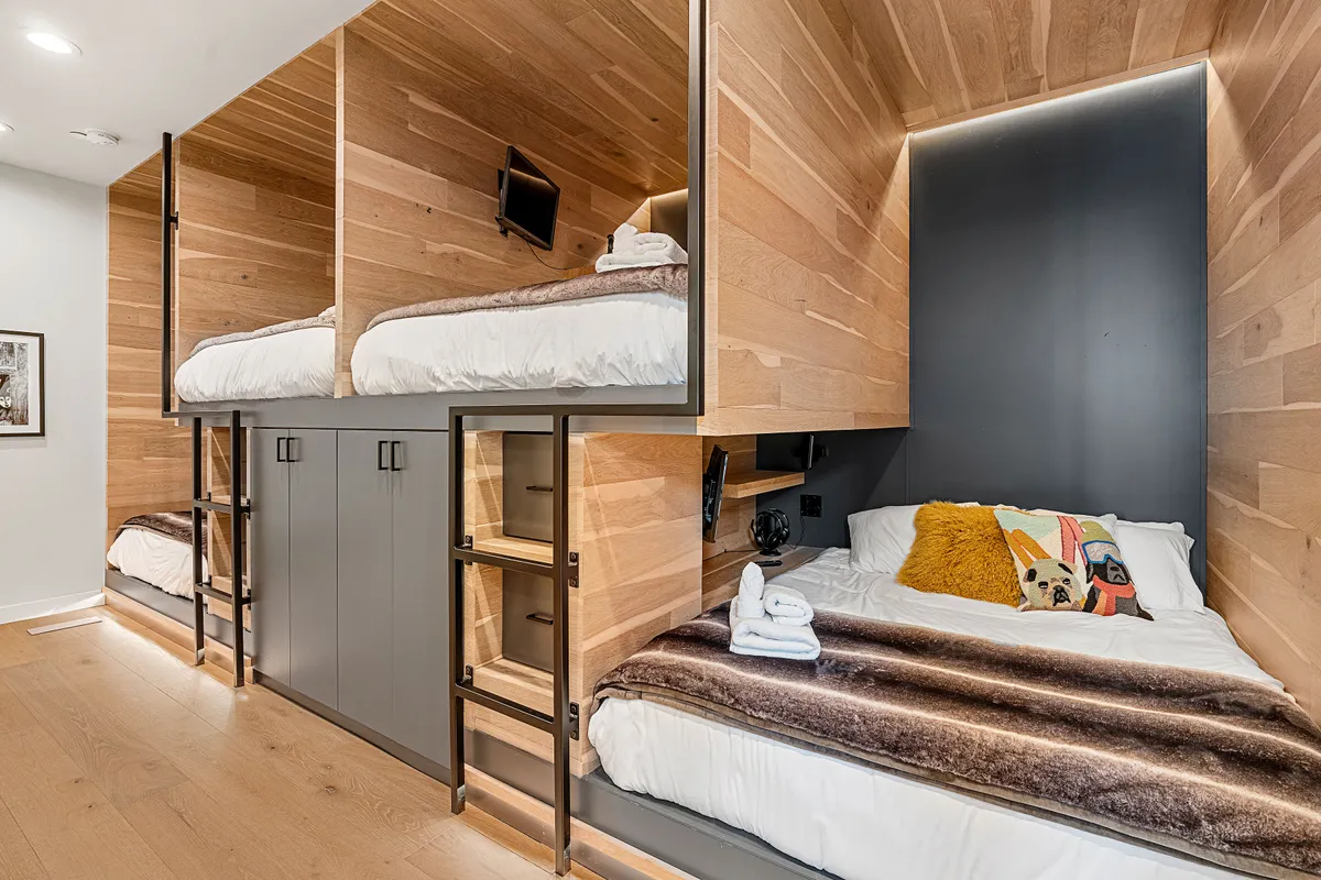 Bunk Bedroom image