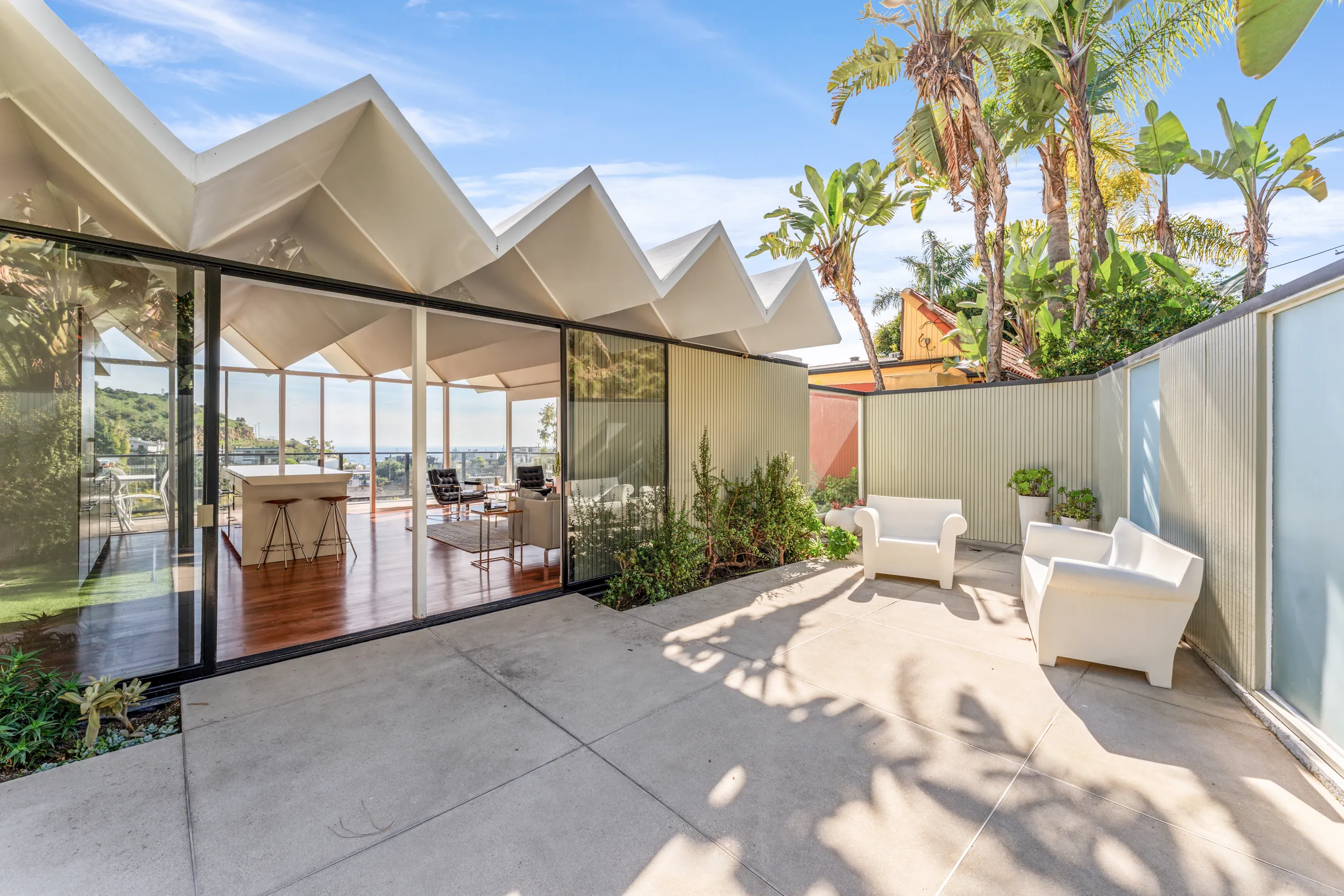 Wander Hollywood Hills #25