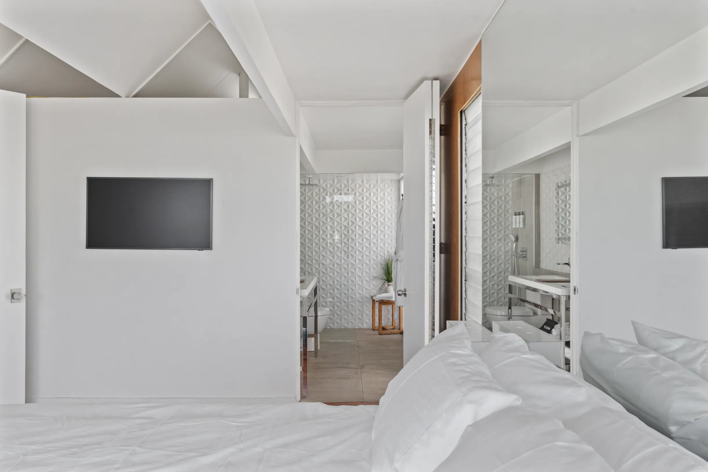 Wander Hollywood Hills #43