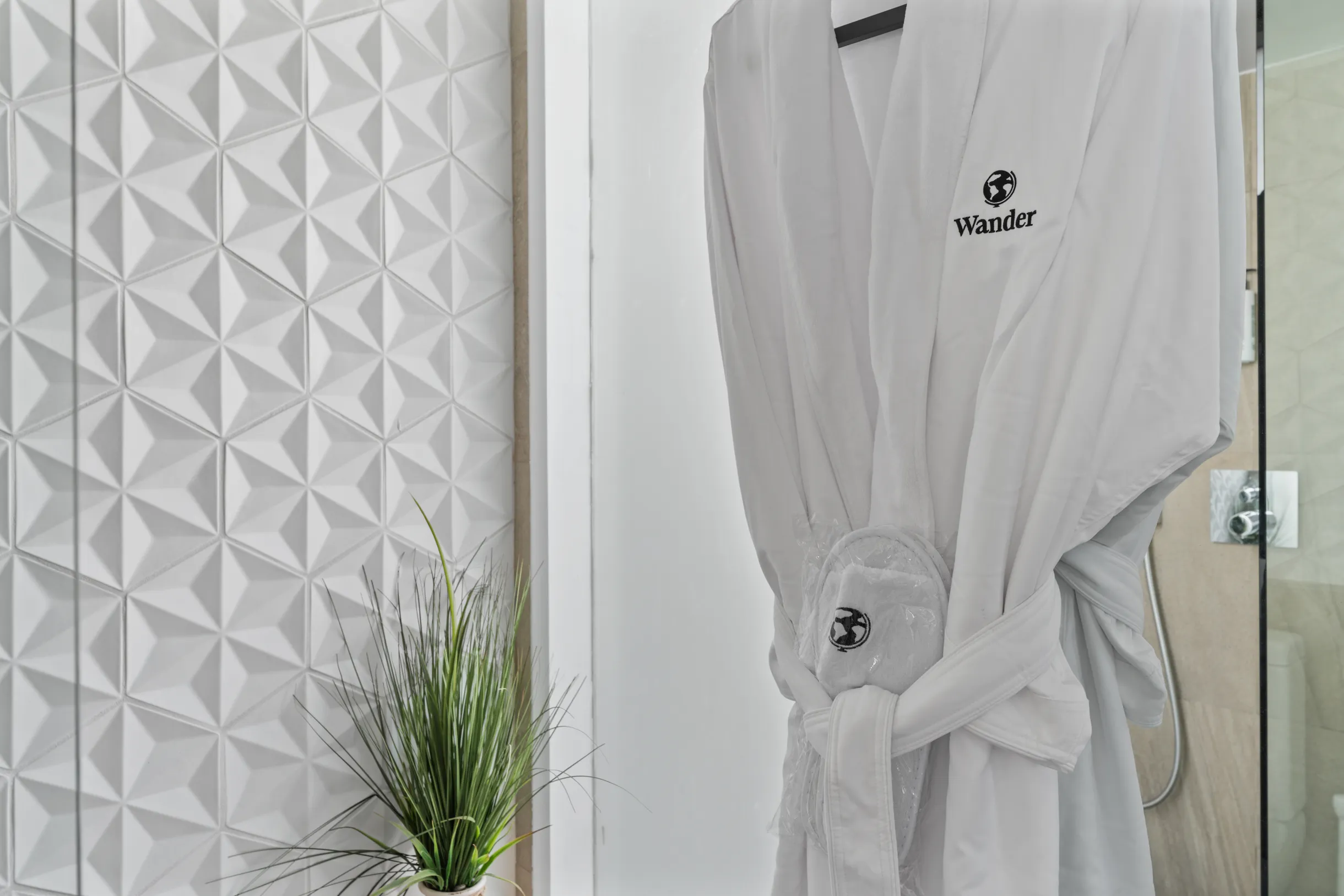 Wander Hollywood Hills #44