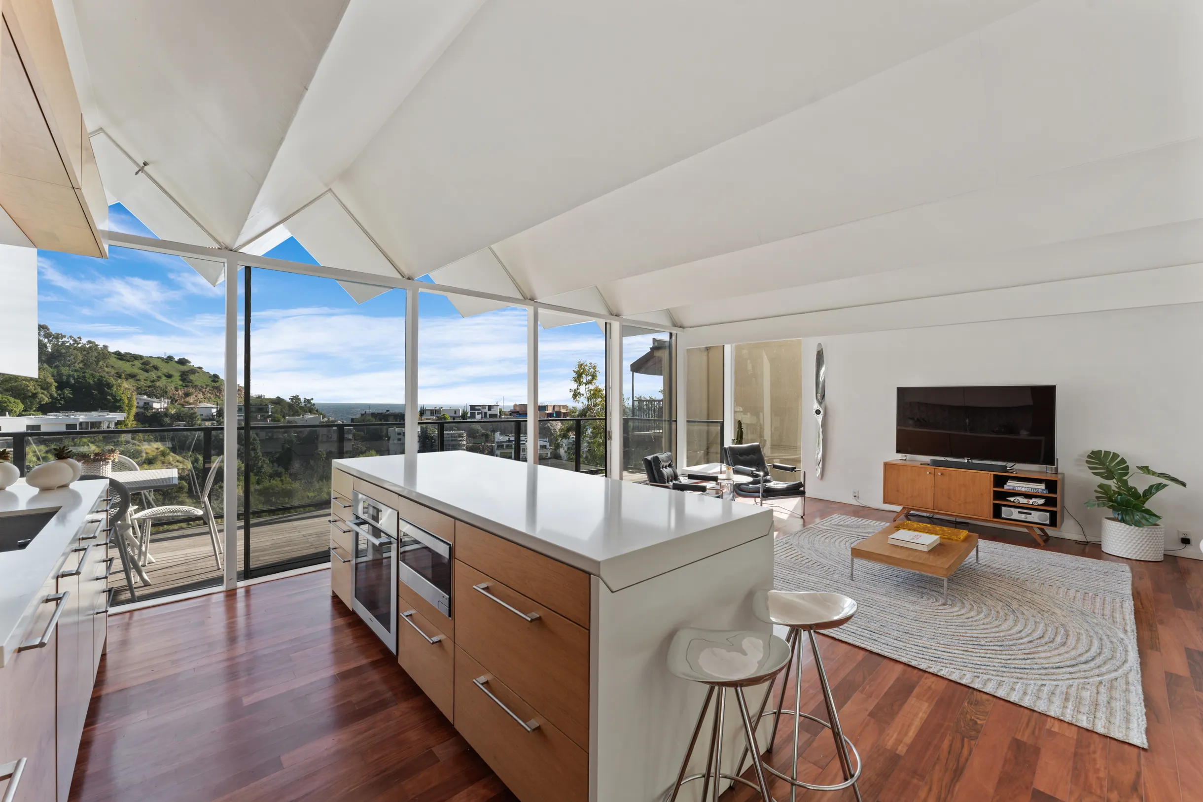 Wander Hollywood Hills #30