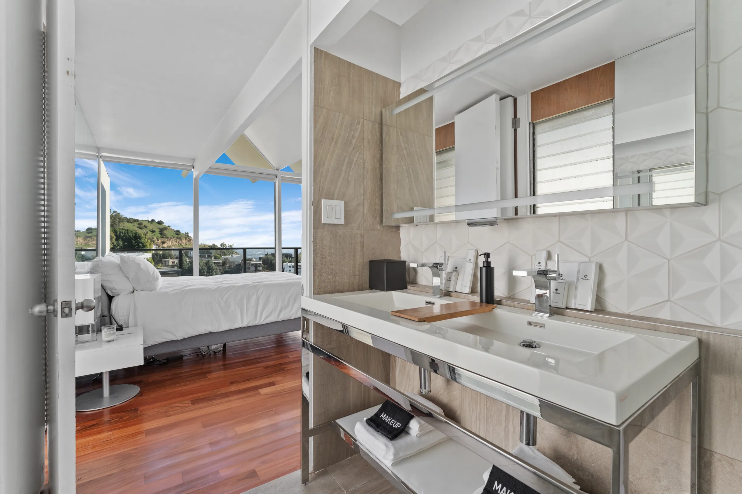 Wander Hollywood Hills #7