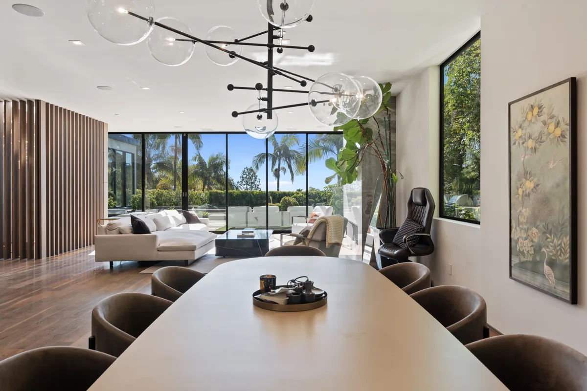 Dining Room - Image 1