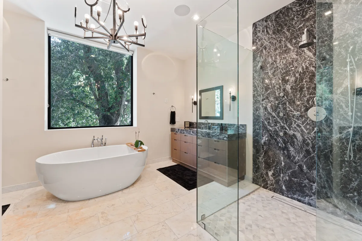 Bathroom 1 - Image 1