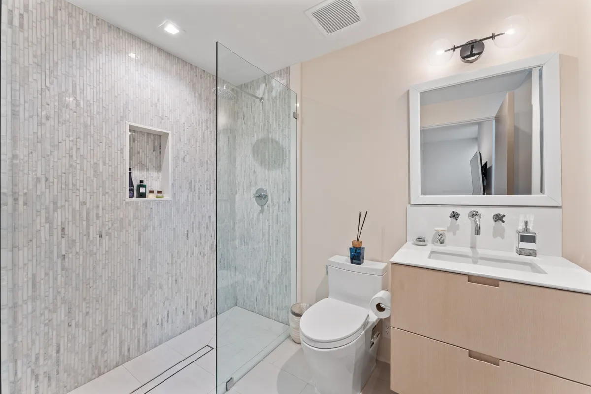 Bathroom 3 - Image 1