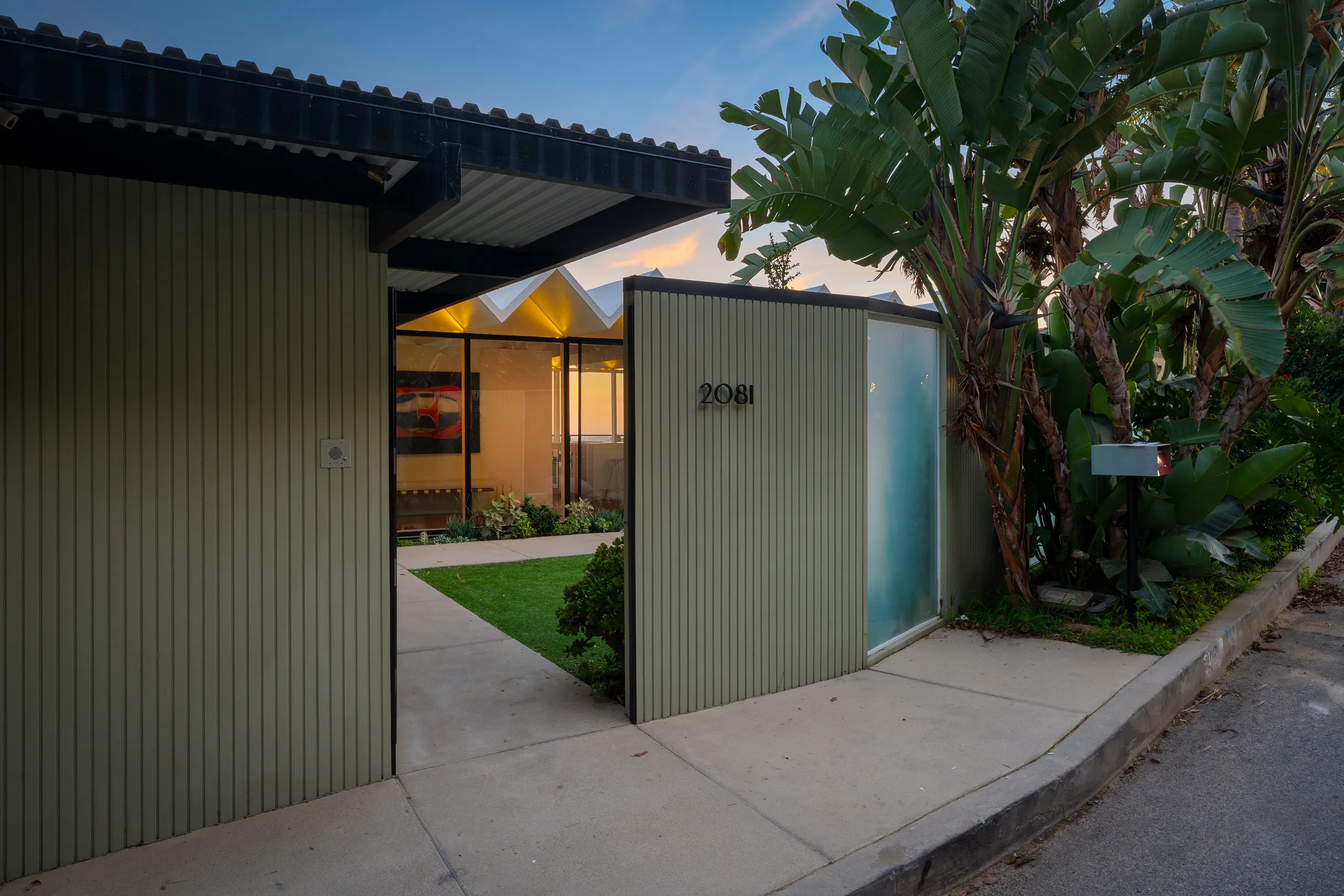 Wander Hollywood Hills #47