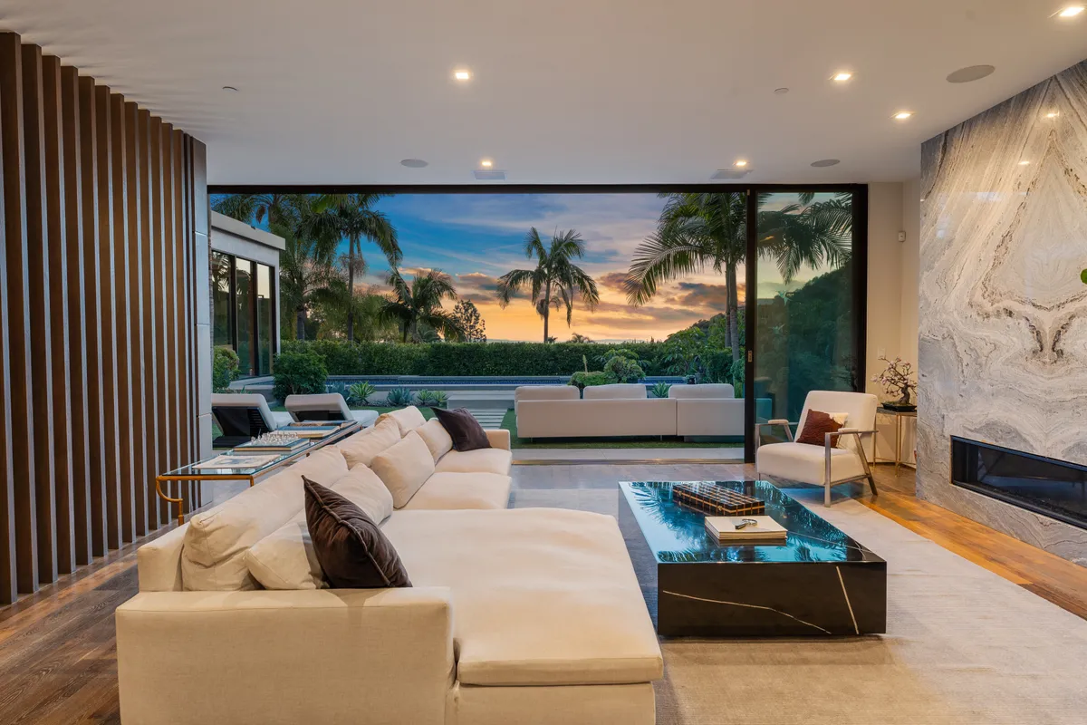 Living Room - Image 1