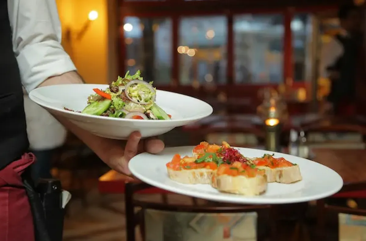 Best Date-Night Restaurants Near Wander Stowe Woods