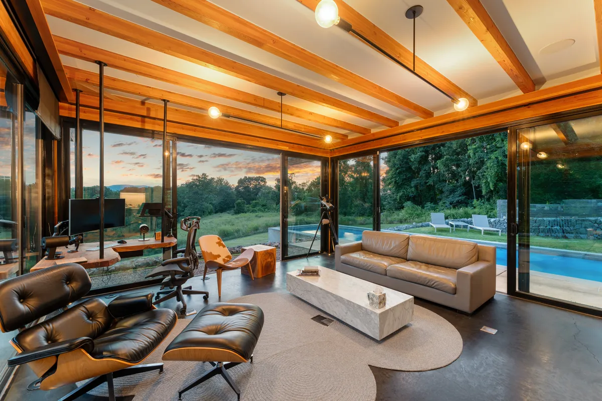 Living Room - Image 1