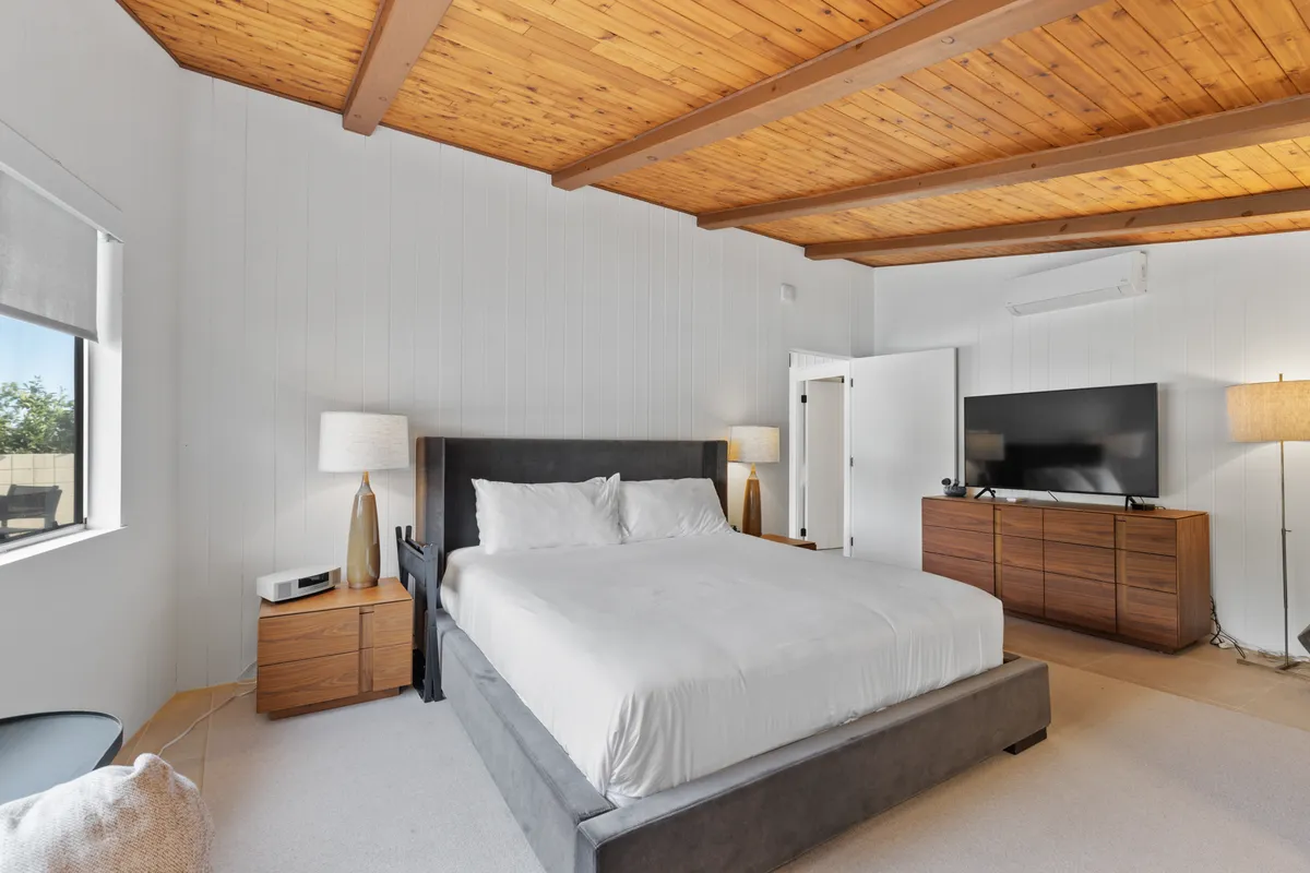 Bedroom 3 image 1