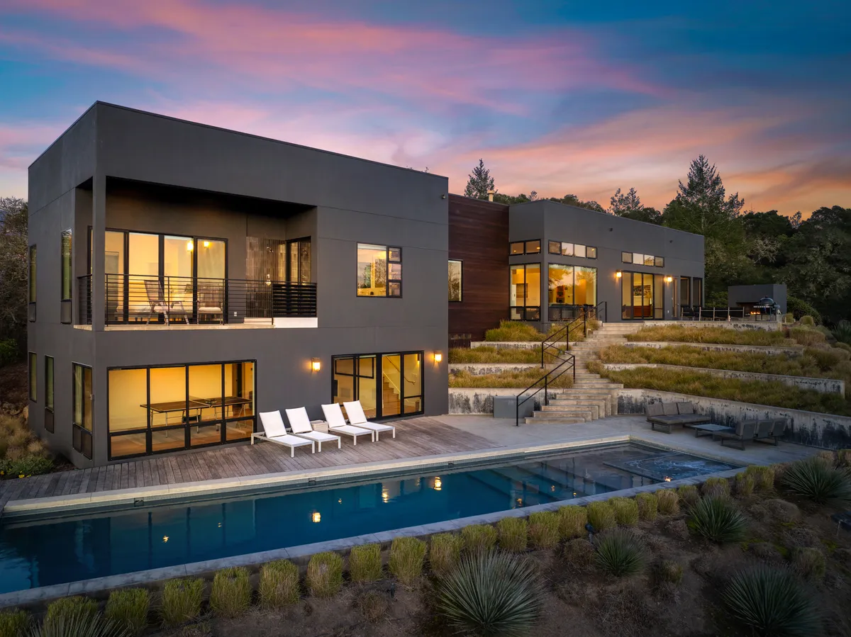 Wander Sonoma Vineyards