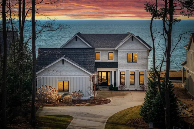 Wander Michigan Shores