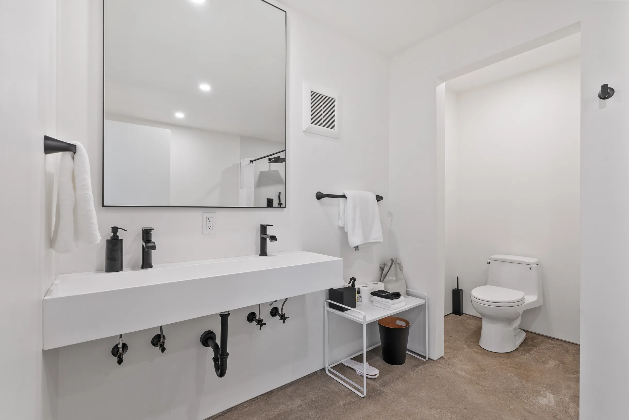 Wander Lakefront Retreat #15