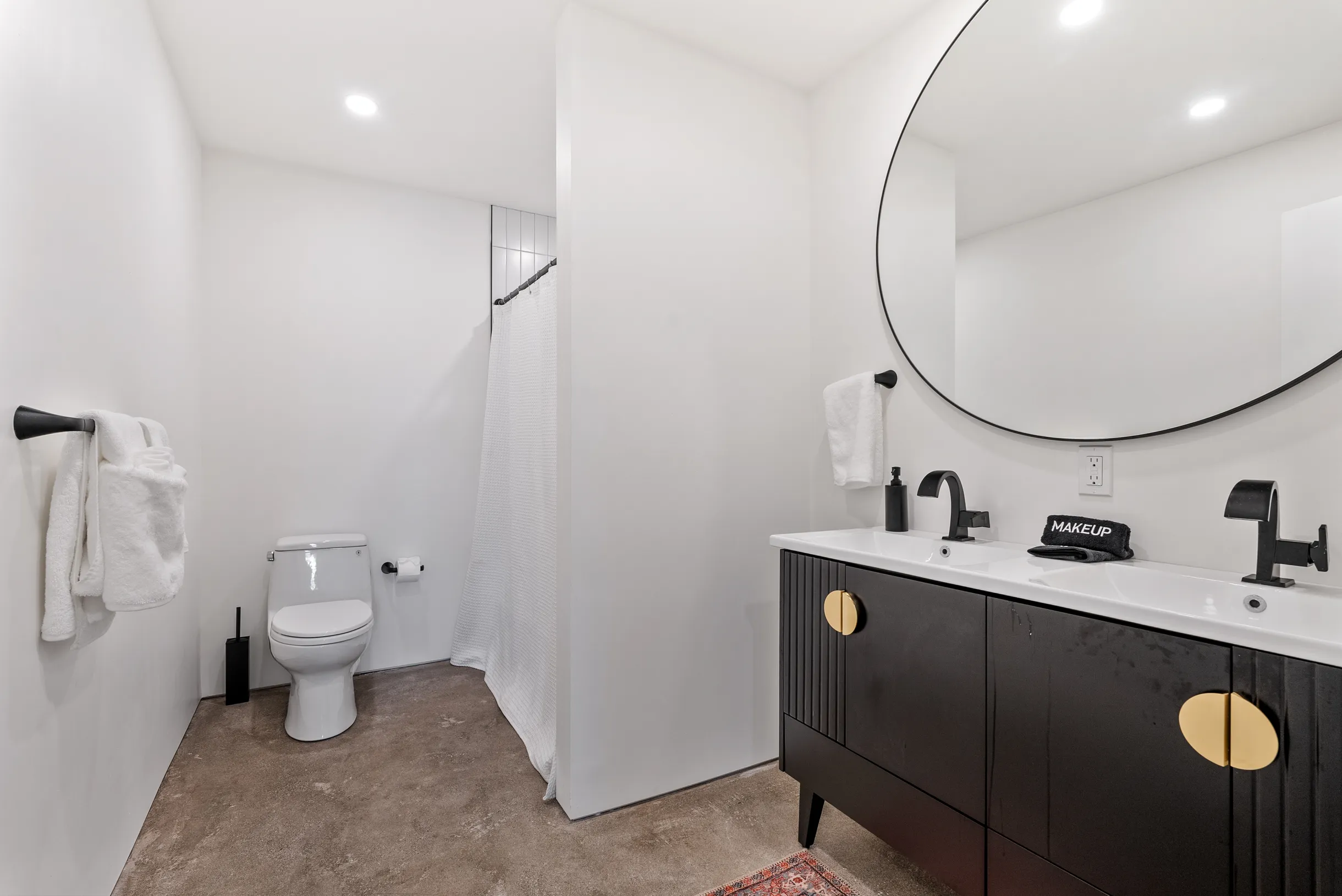 Wander Lakefront Retreat #16