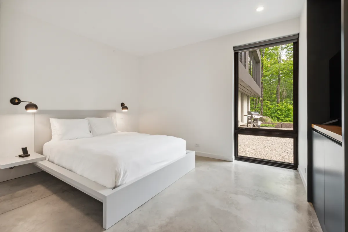 Bedroom 3 image