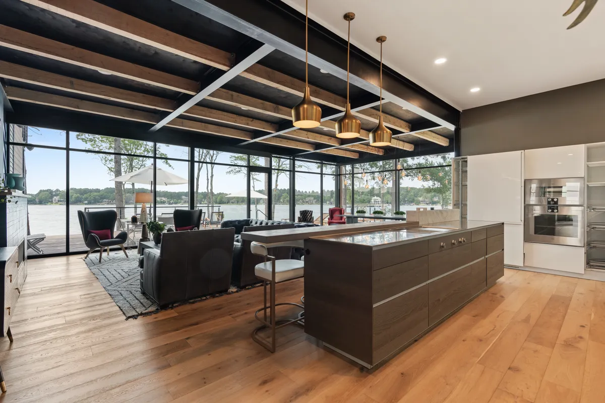 Wander Oconee Shores