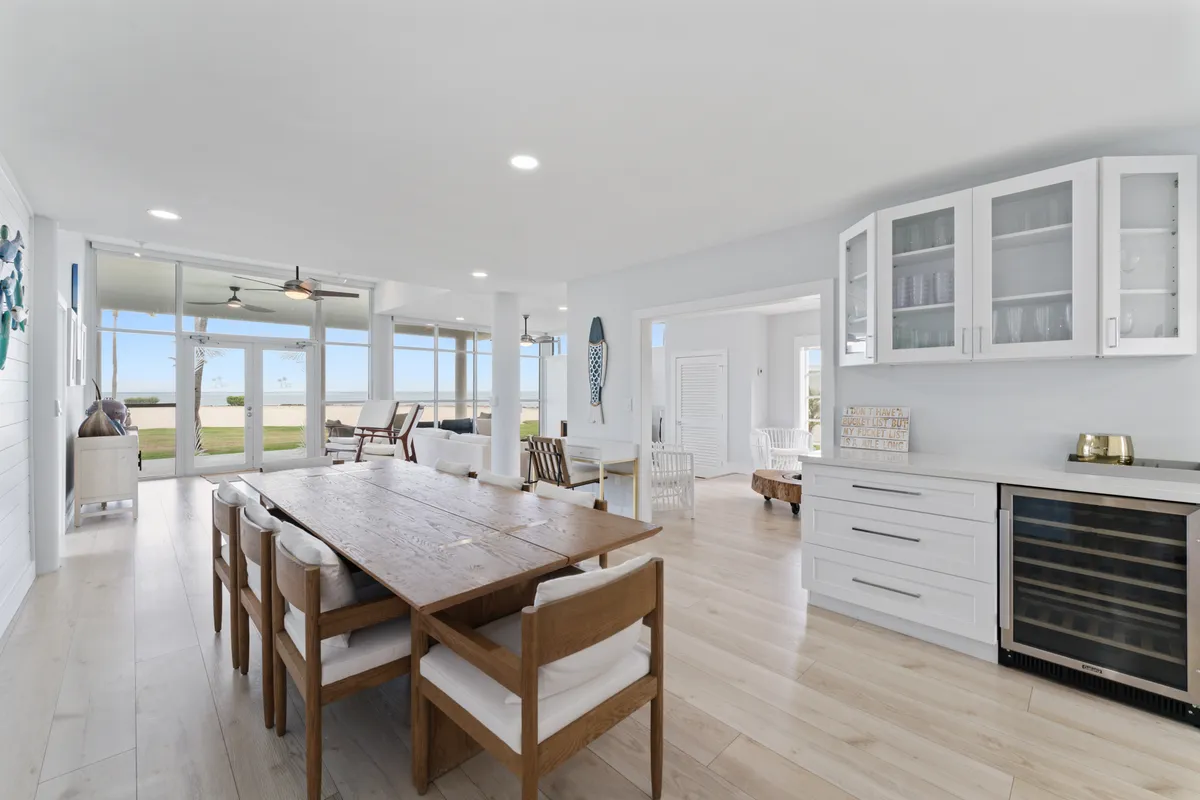 Dining Room - Image 1