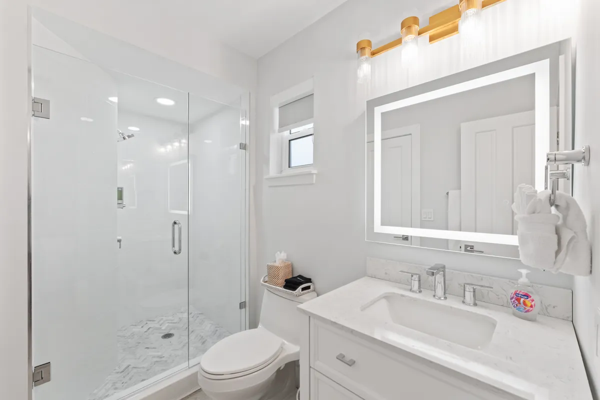 Ensuite Bathroom 4 - Image 1