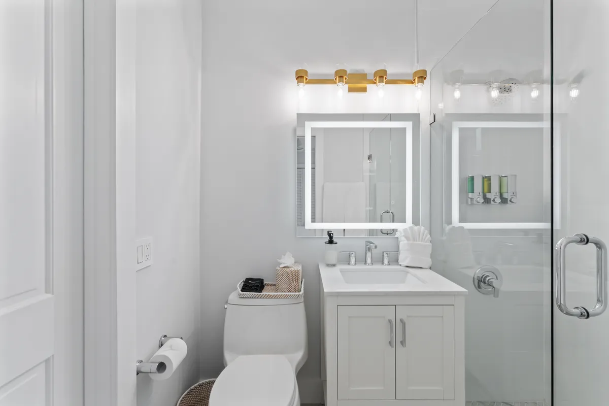 Ensuite Bathroom 3 - Image 1