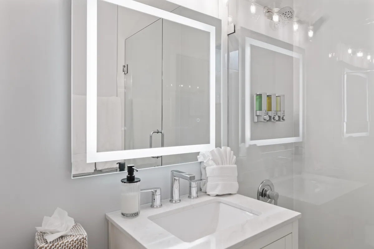 Ensuite Bathroom 3 - Image 2