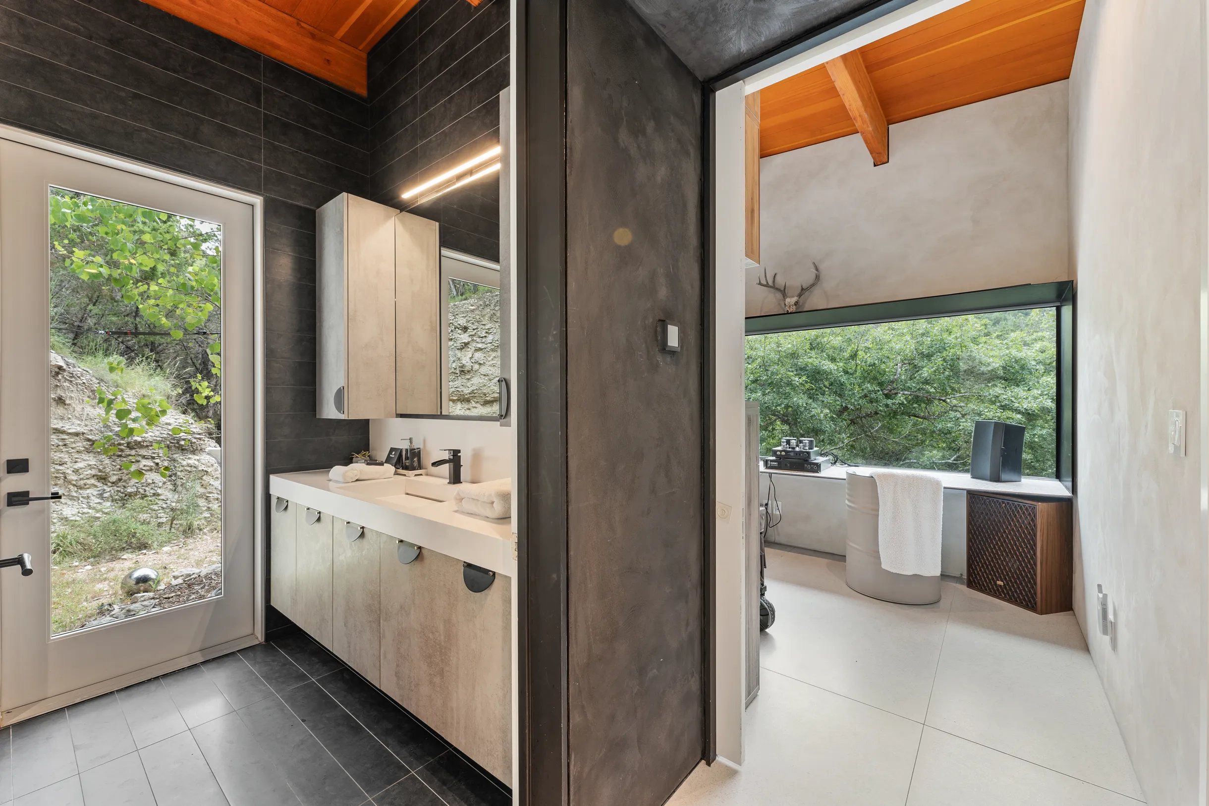 Wander Austin Falling Leaves #6