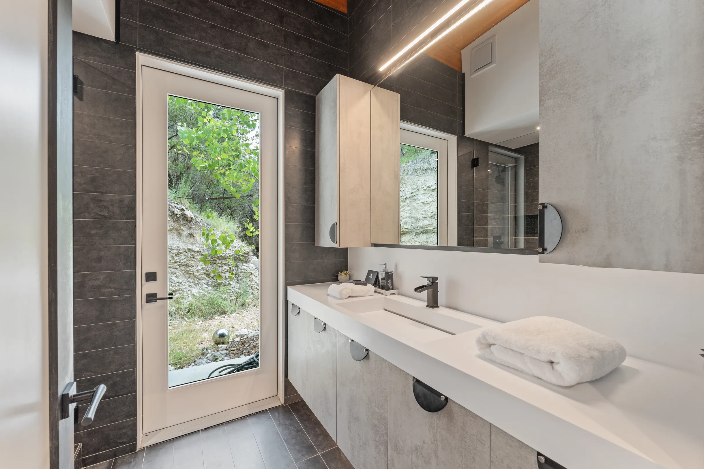 Wander Austin Falling Leaves #29