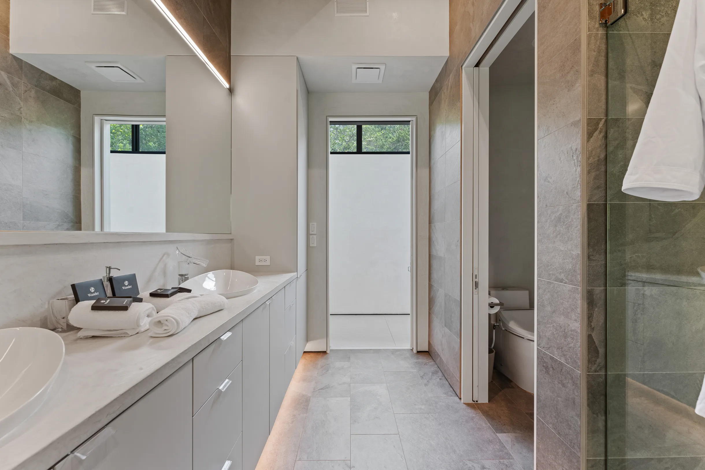 Wander Austin Falling Leaves #22