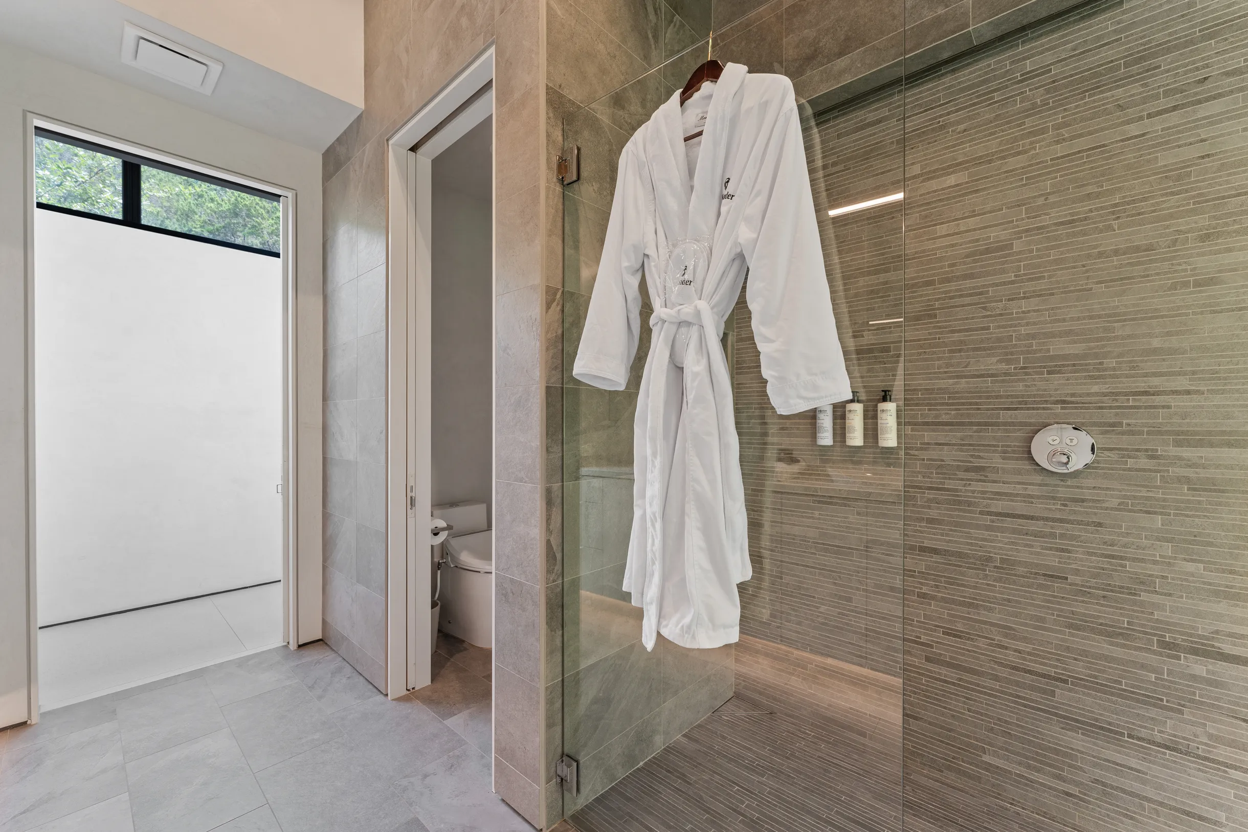 Wander Austin Falling Leaves #57