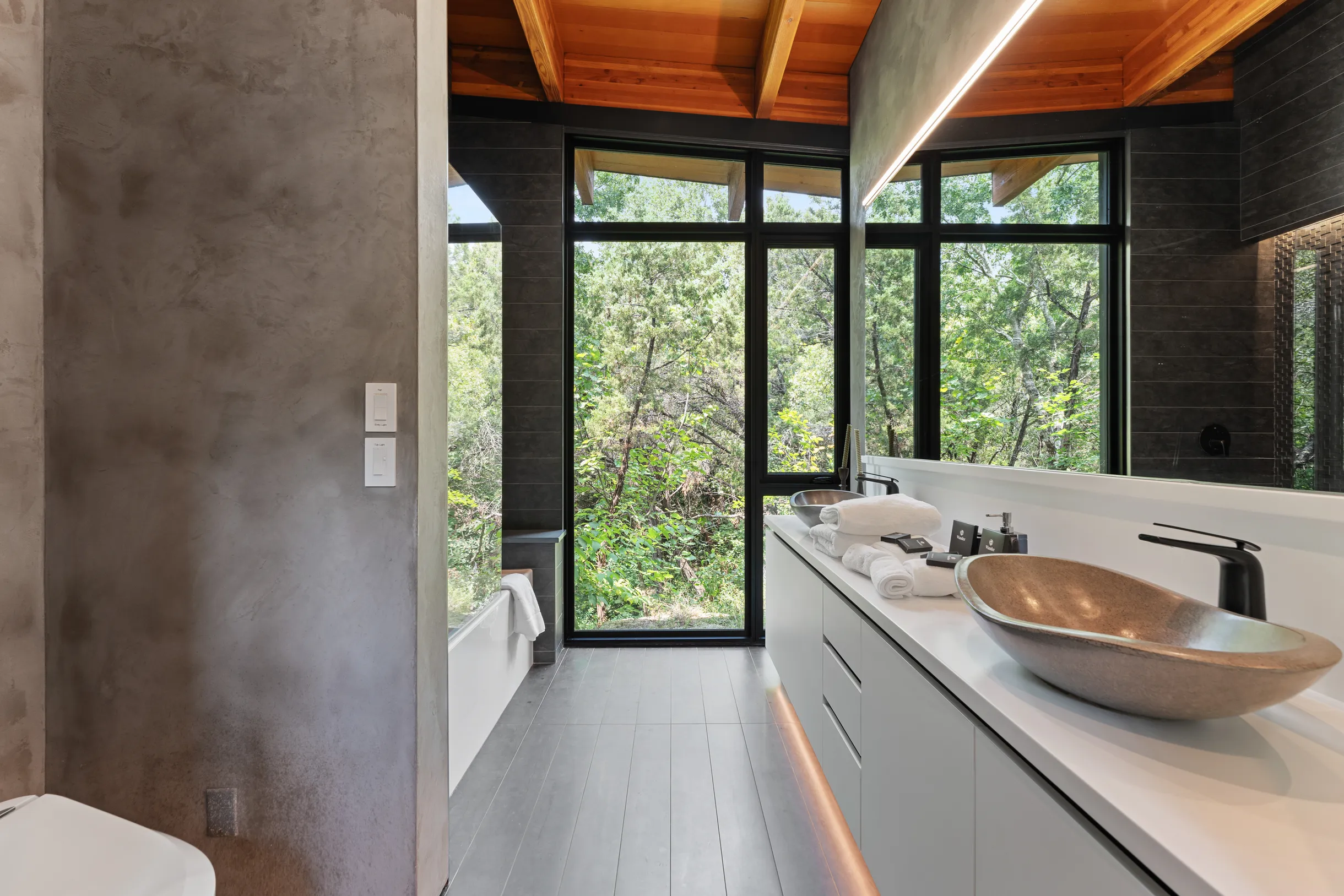 Wander Austin Falling Leaves #12