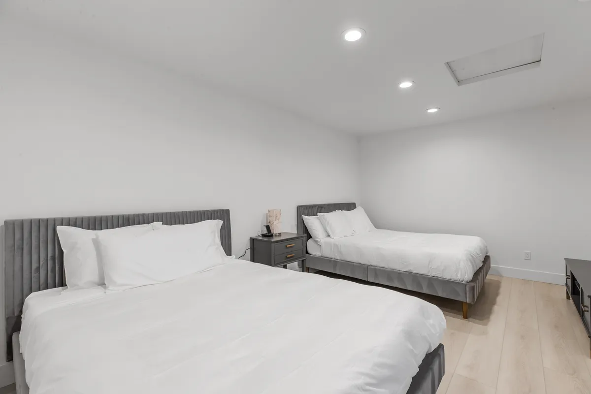 Bedroom 6 image