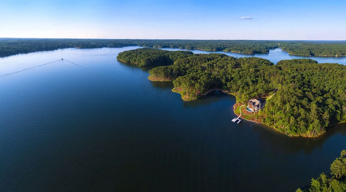 Wander Oconee Shores: Transportation Guide 