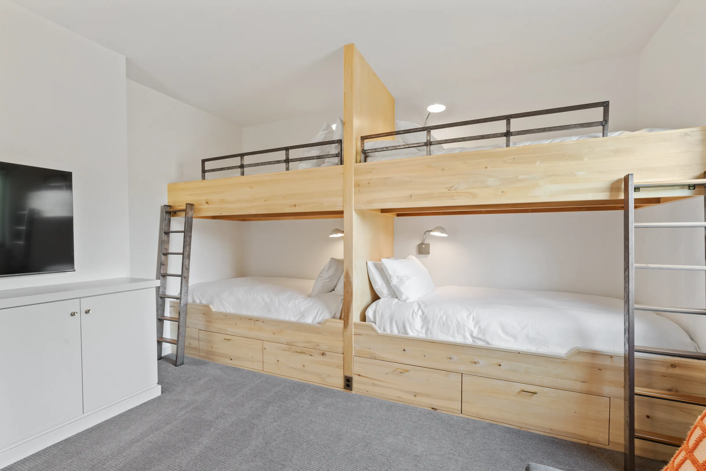 Wander Surf Pines #41