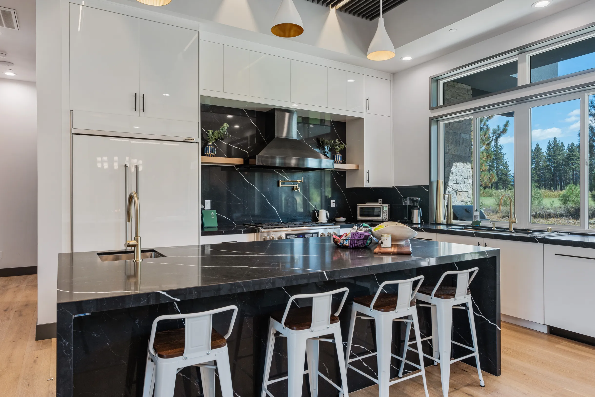 Wander Truckee Woods #40