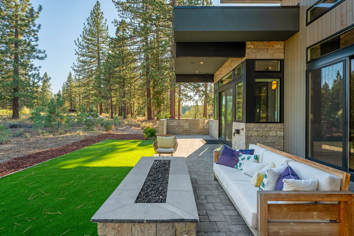 Wander Truckee Woods