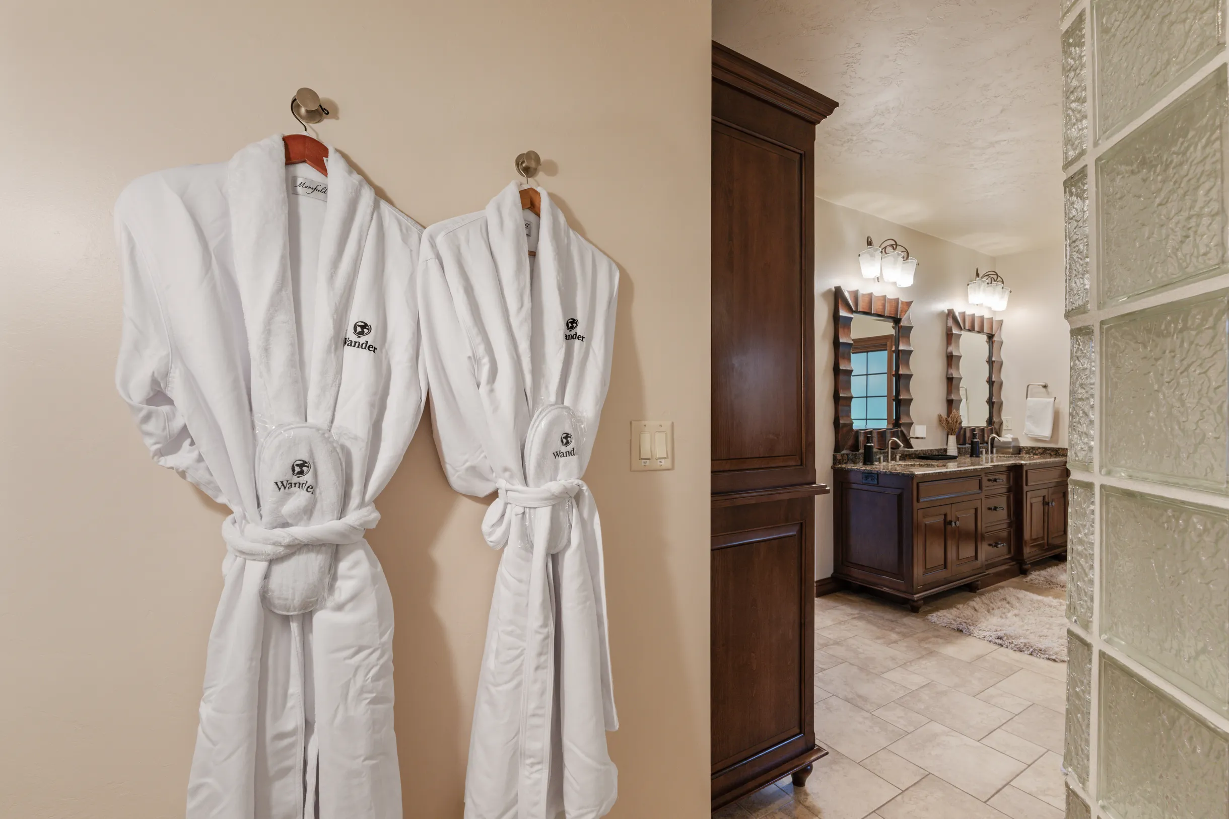 Wander Newton Lakefront #97