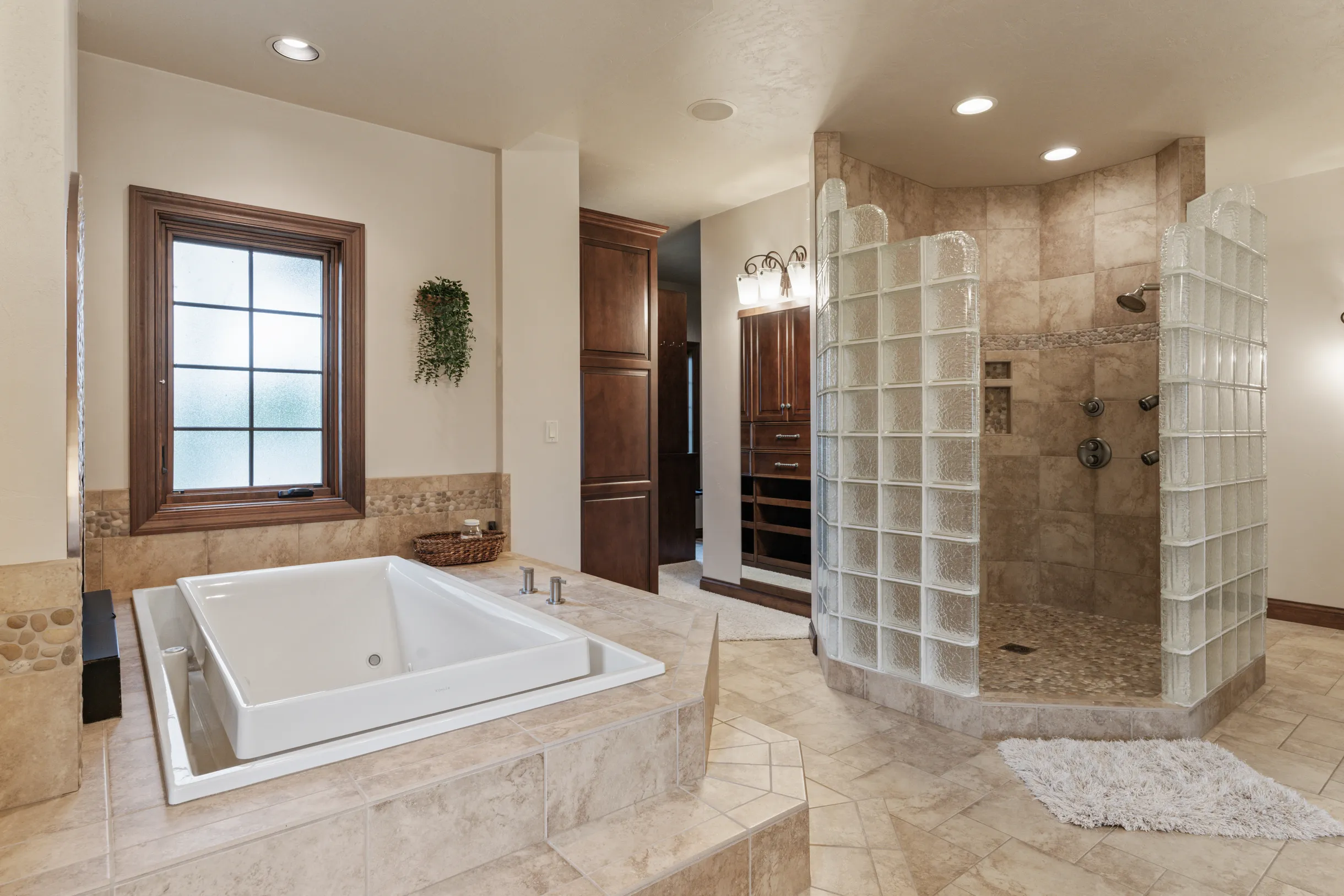 Wander Newton Lakefront #9