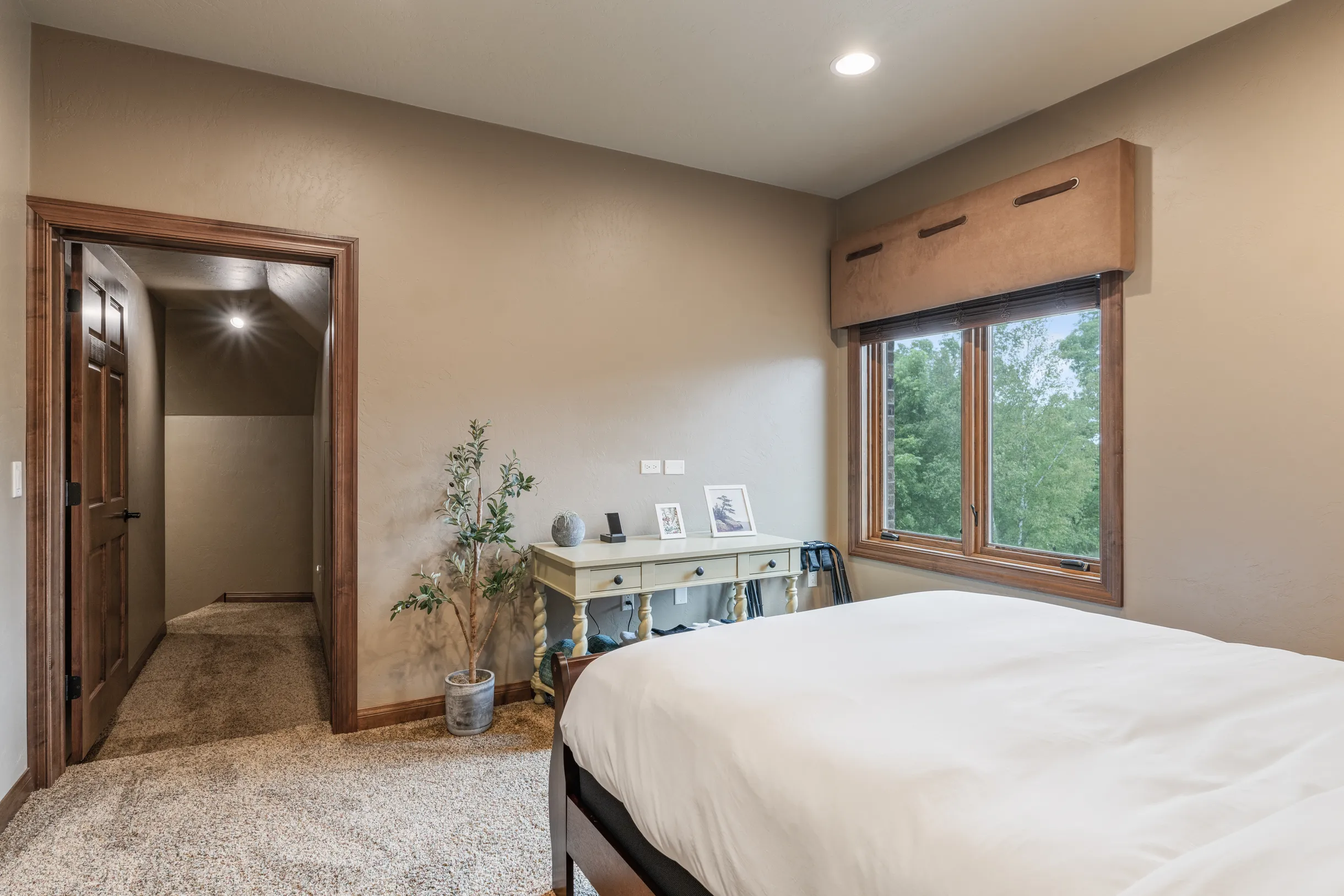 Wander Newton Lakefront #99