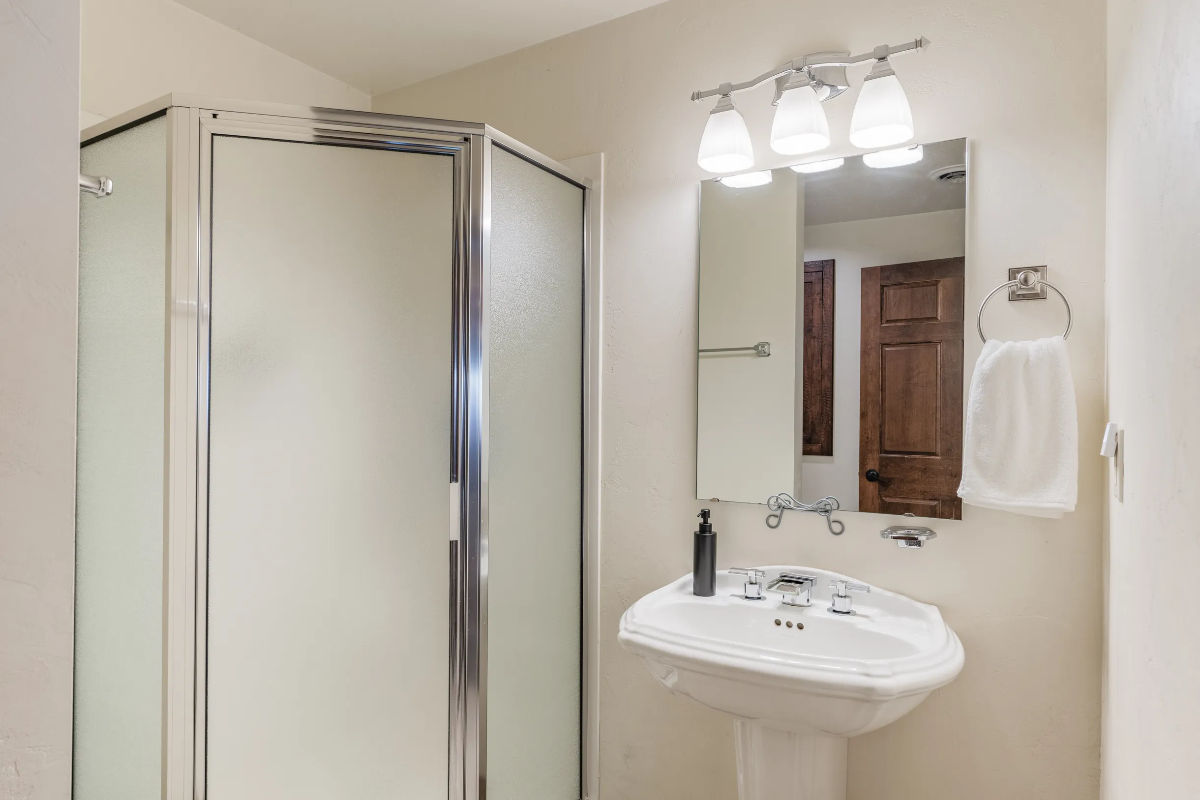 Wander Newton Lakefront #16