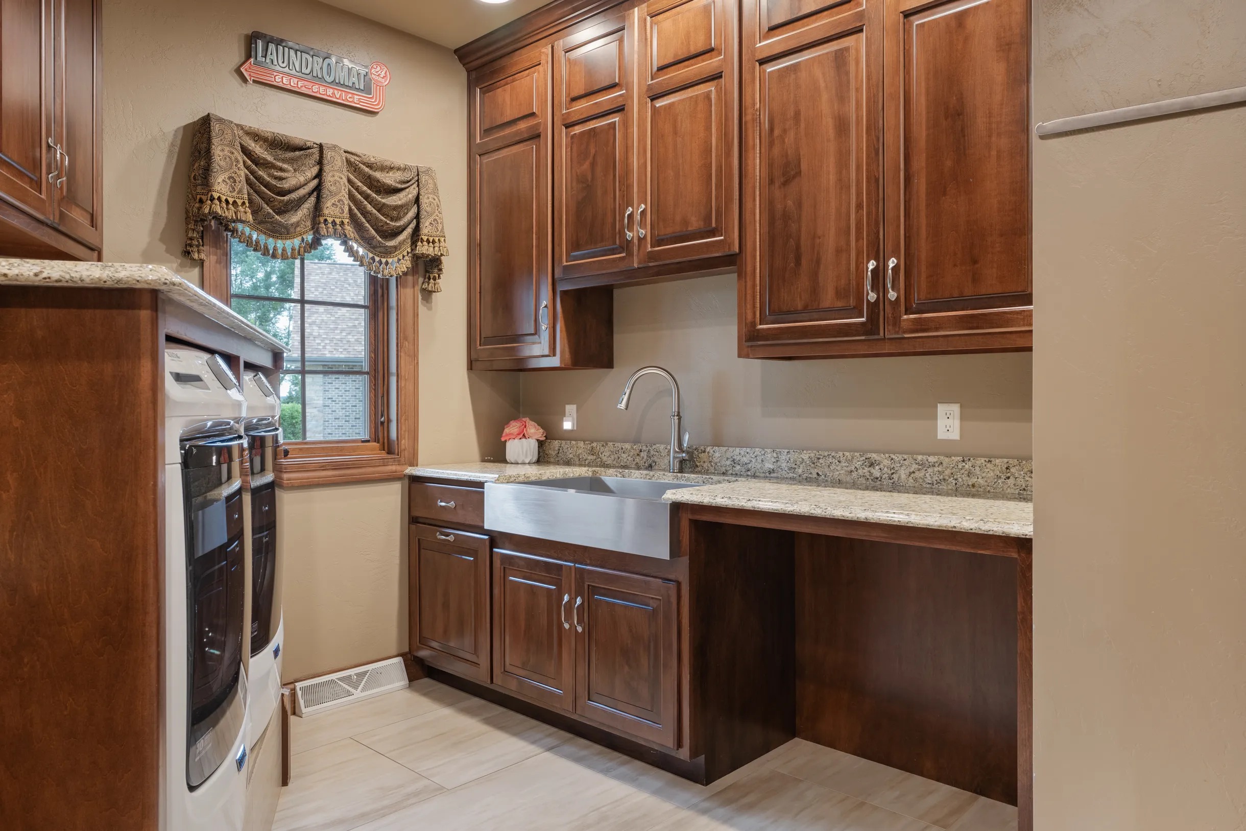 Wander Newton Lakefront #48