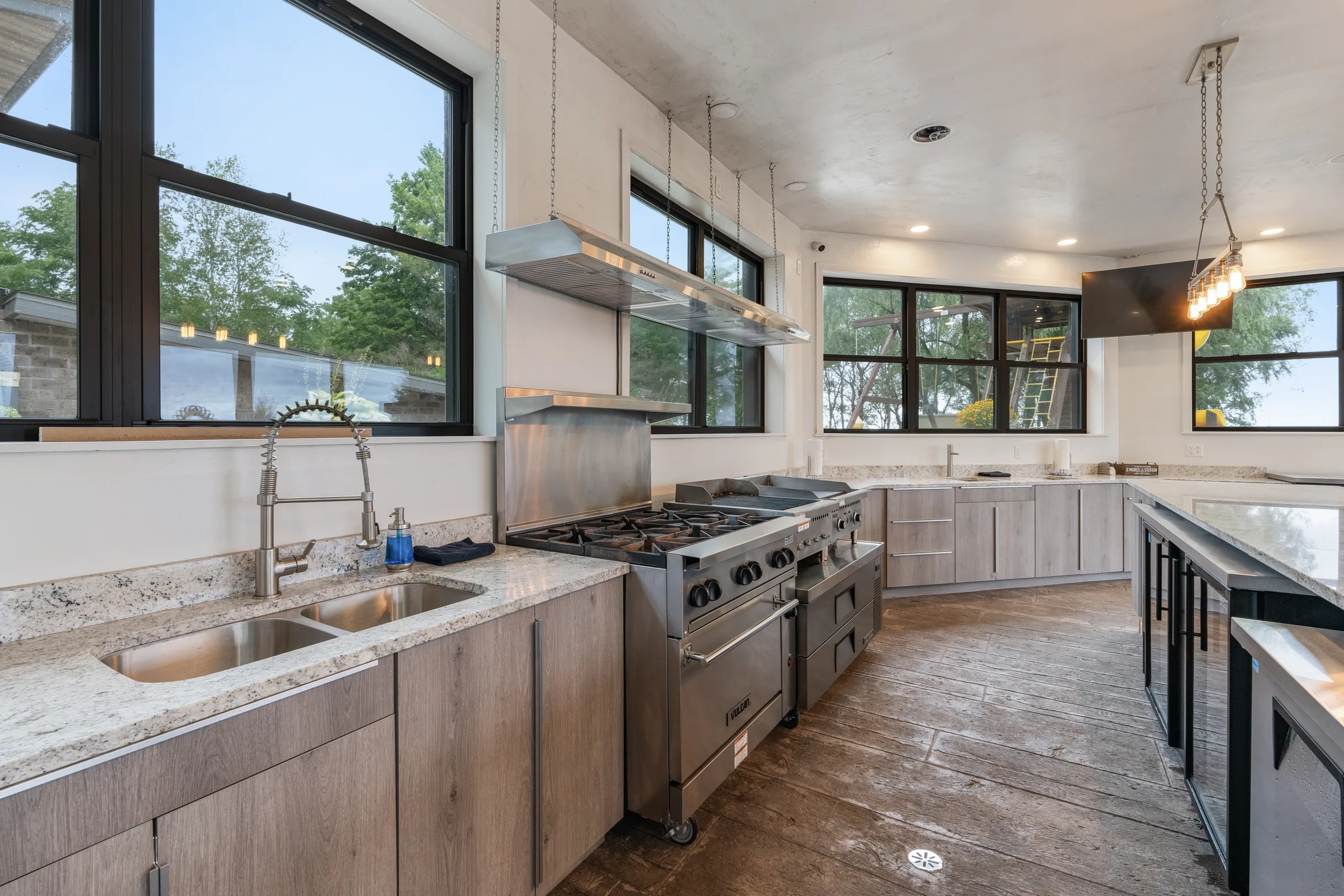 Wander Newton Lakefront #51