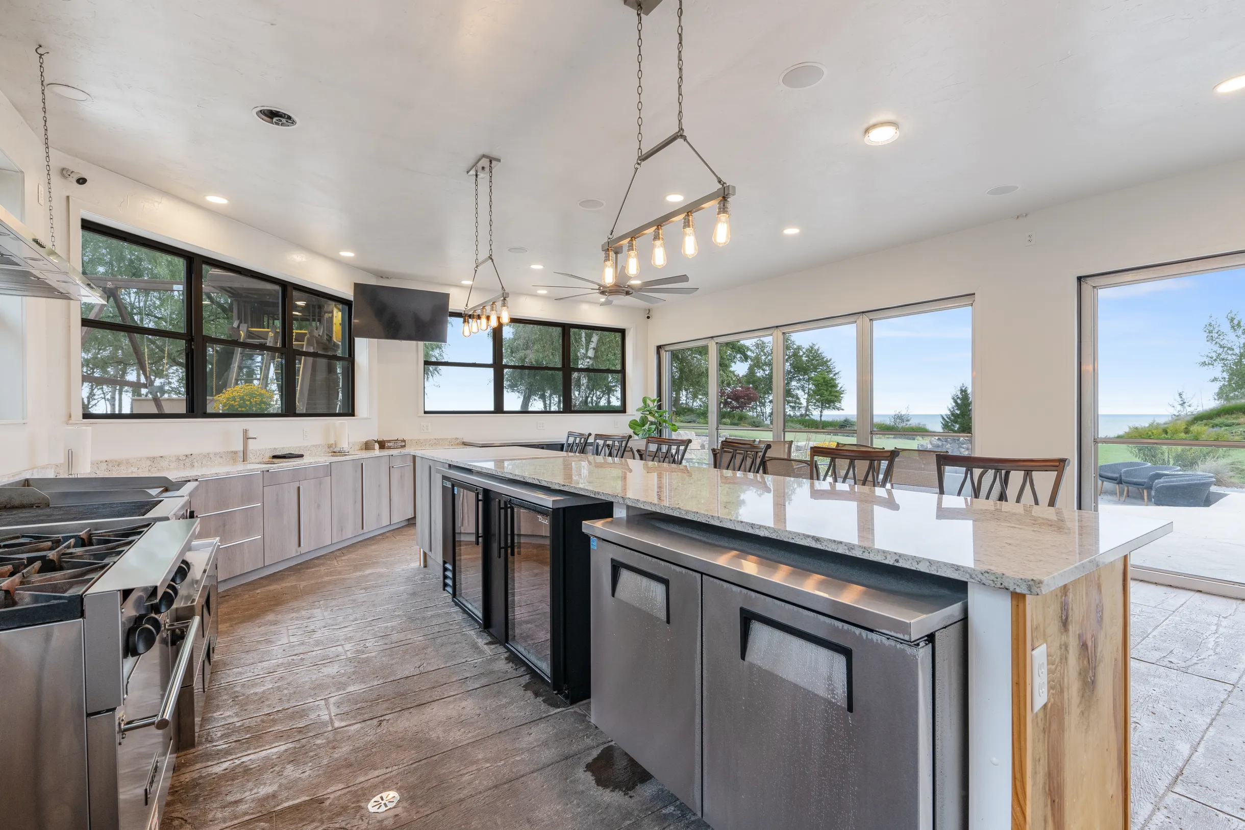 Wander Newton Lakefront #24