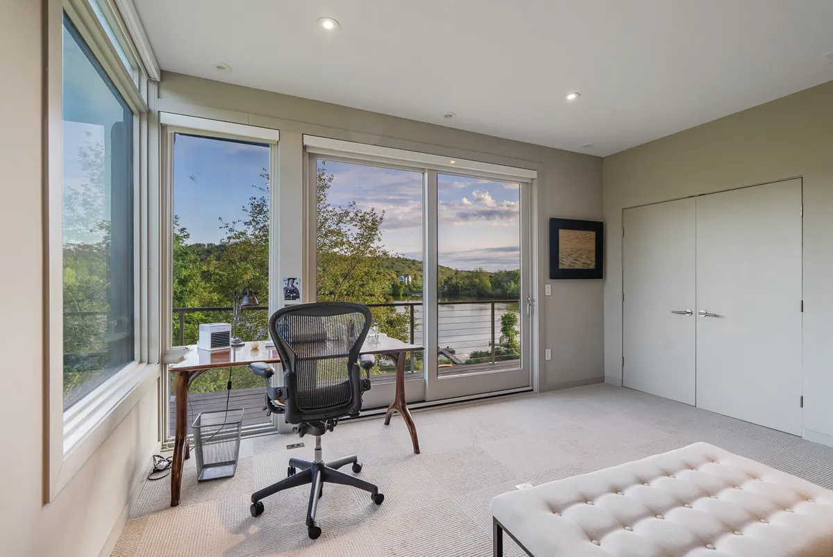 Wander Hillsdale Lakeside