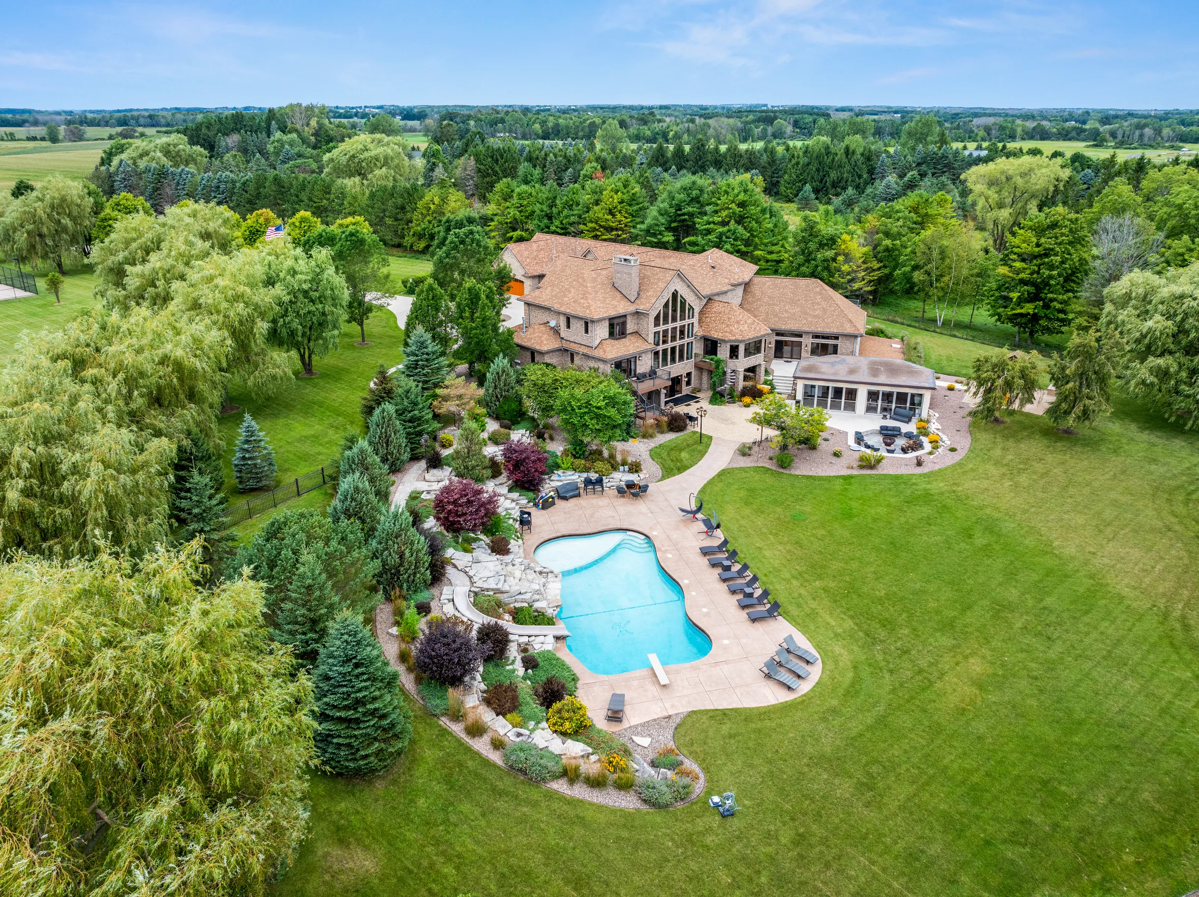 Wander Newton Lakefront #124