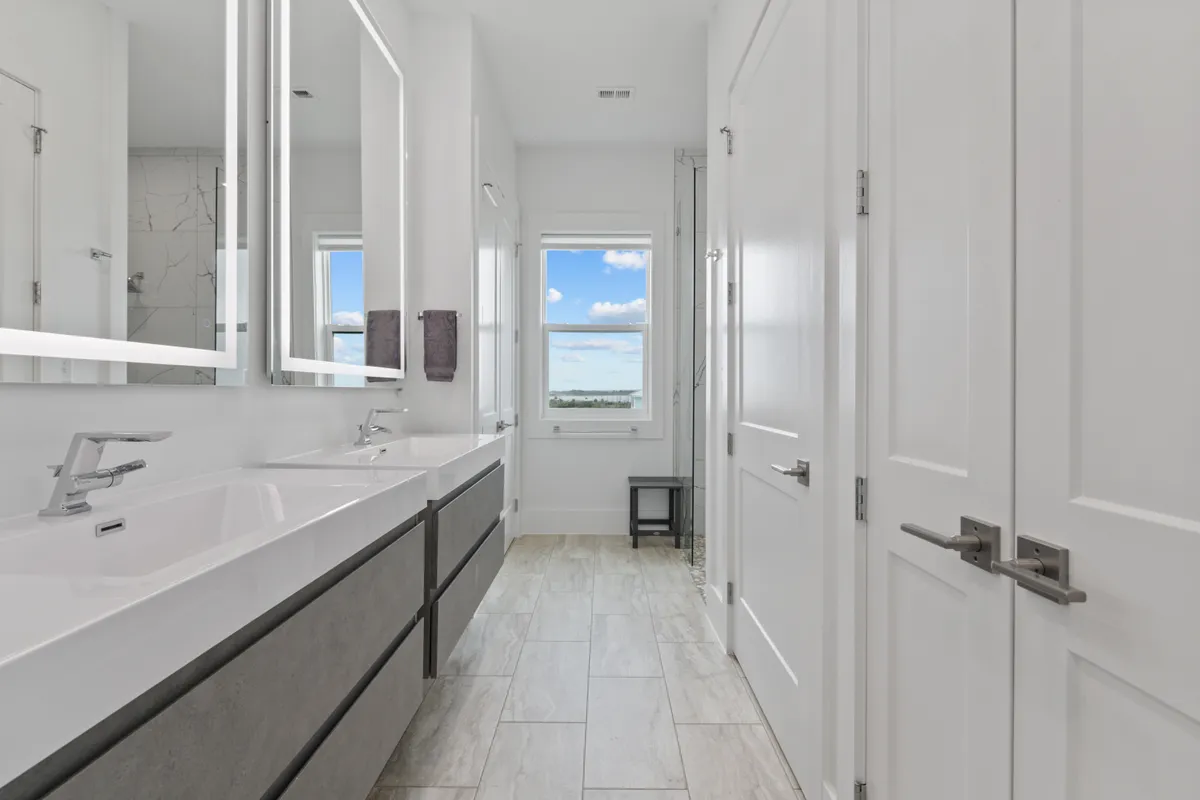 Wander Secluded Dunes