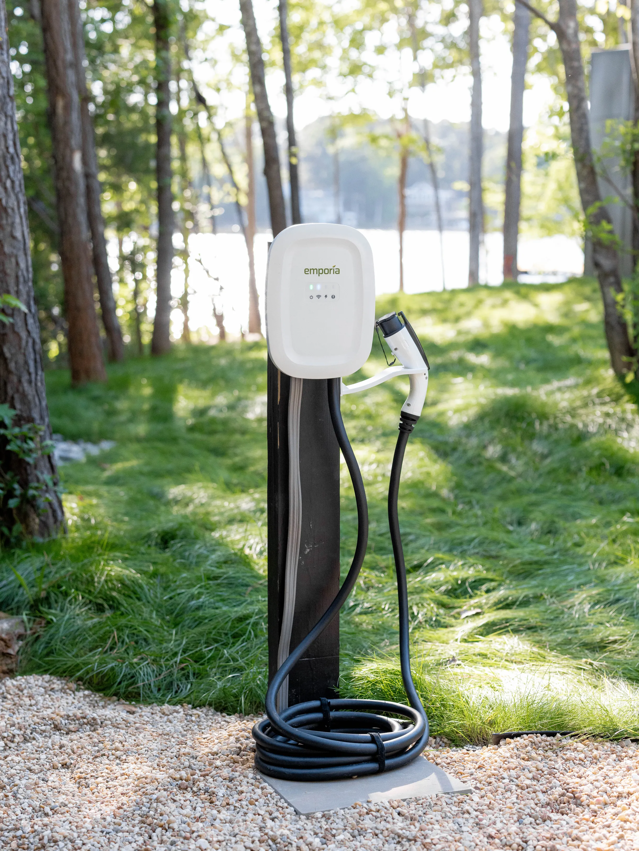 Designer's Glass Waterfront Lakehouse #41