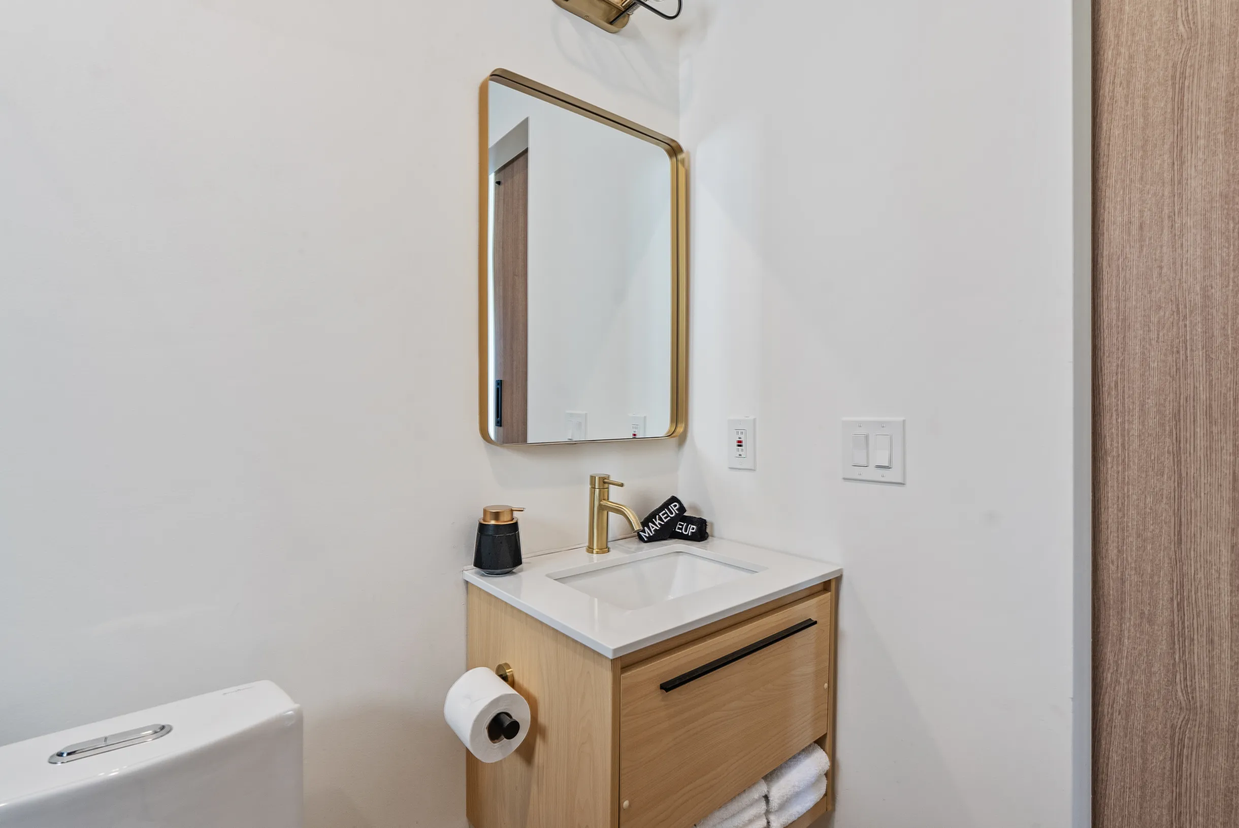 Wander Sleepy Hollow Lake #40