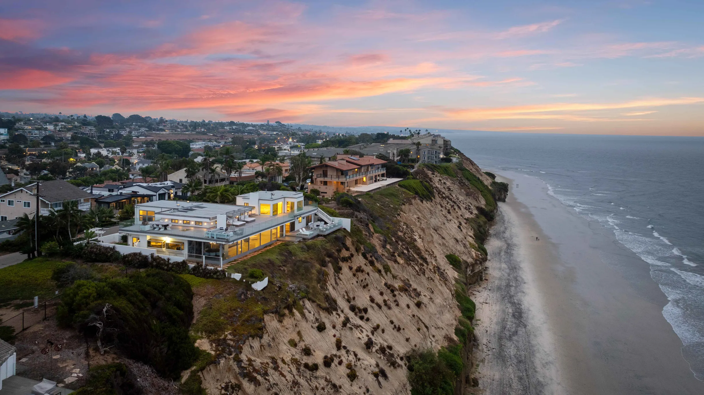 Wander Encinitas Shores